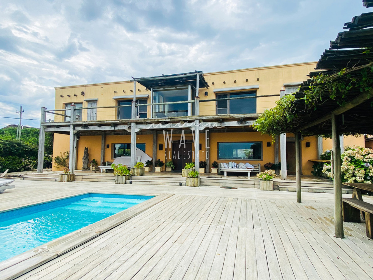 Casa ID.5179 - Venta de casa de 5 dormitorios en Punta Piedras, Manantiales