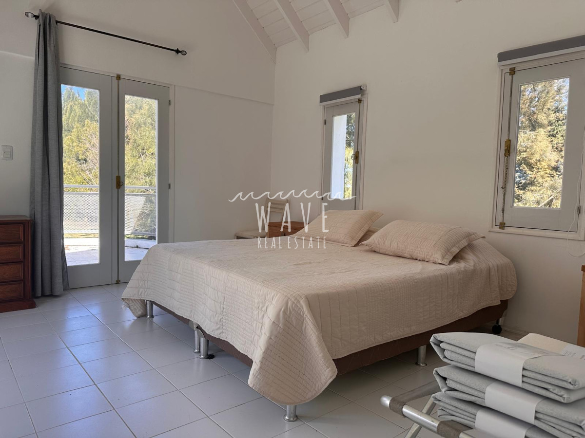 Casa ID.5036 - Alquiler de verano, Casa de 6 dormitorios en Balneario Buenos Aires, con piscina