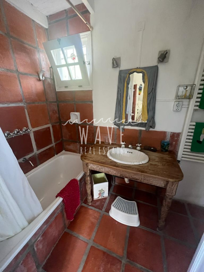 Casa ID.1541 - Montoya, 5 dormitorios, amplia, cercada, muy segura. Piscina, parrillero. Ideal familias numerosas.