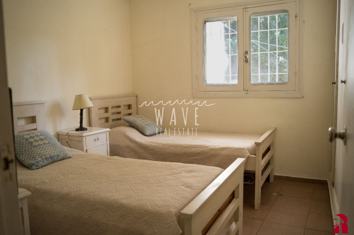 Casa ID.5308 - Venta de casa de 4 dormitorios + dep. en Cantegril, Punta del Este