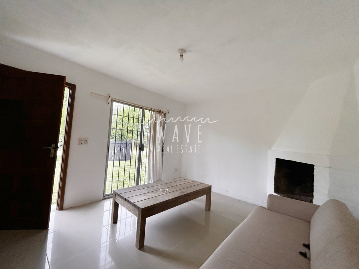 Casa ID.5217 - Casa en Venta en El Tesoro, excelente ubicación 