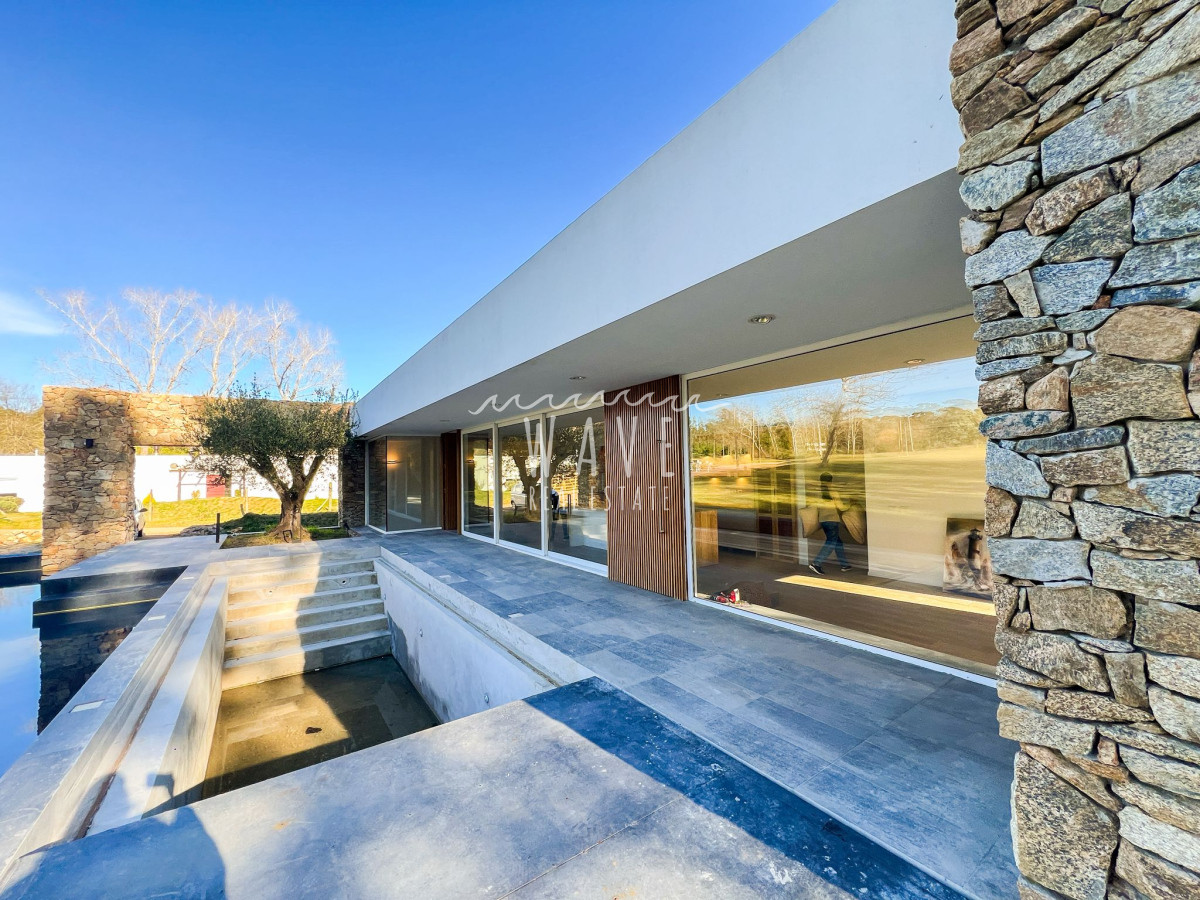 Casa ID.4985 - Alquiler de verano, Casa de 3 dormitorios en Barrio Privado, Punta Ballena, con piscinas y parrillero