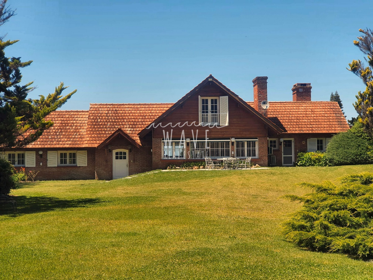 Casa ID.1393 - Venta de Casa de 6 dormitorios en San Rafael, Punta del Este.