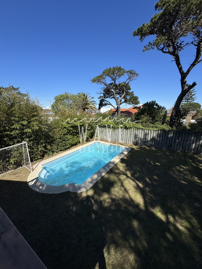 Casa ID.4964 - Venta, Casa de 4 dormitorios en Playa Mansa, con piscina y parrillero