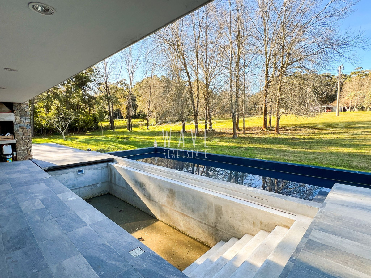 Casa ID.4985 - Alquiler de verano, Casa de 3 dormitorios en Barrio Privado, Punta Ballena, con piscinas y parrillero