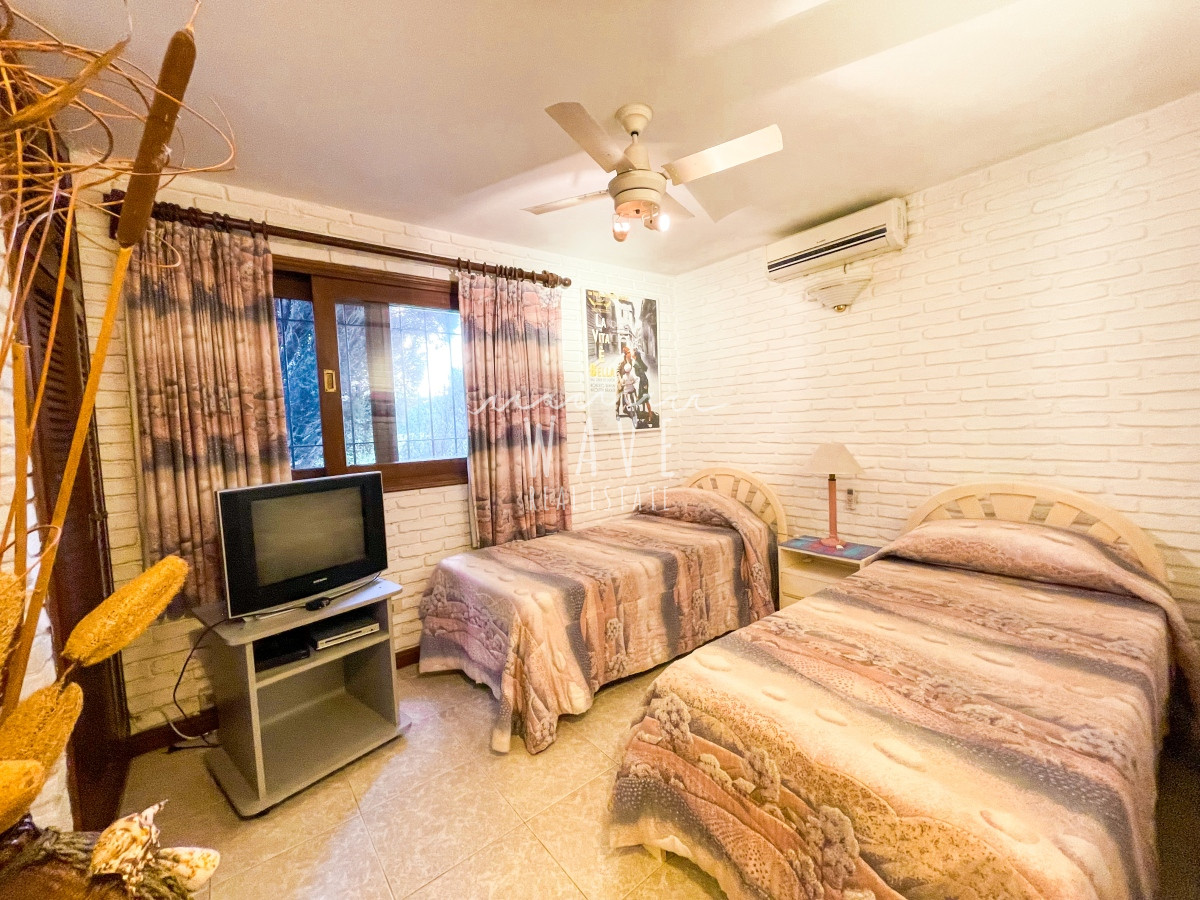 Casa ID.4349 - Alquiler y venta hermosa casa en playa mansa 