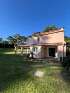 Casa Rincón del indio con piscina 4 mil mts de jardín alquiler temporada 
