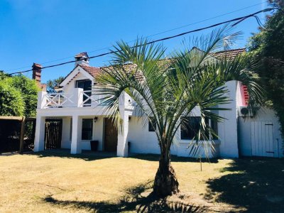 Casa de 3 dormitorios en Montoya, la Barra.