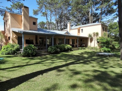 Alquiler de verano, Casa de 4 dormitorios en Club de Laguna Blanca
