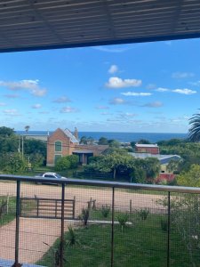 Casa a la Venta en El Chorro, dos plantas con vista al mar