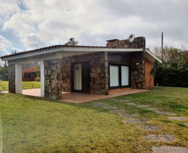 Casa en Venta de 2 dormitorios más dormitorio de servicio en Mansa, Pinares