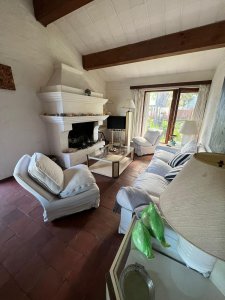 Venta de casa, 3 dormitorios en La Barra, 3 baños, suite con vista al mar, céntrica. 