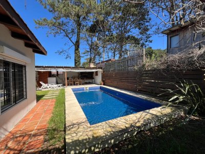 Alquiler anual casa en Manantiales