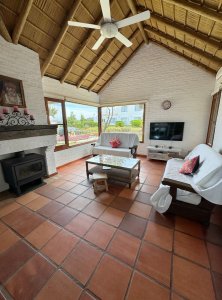 Venta de hermoso chalet, con 3 dormitorios en Montoya