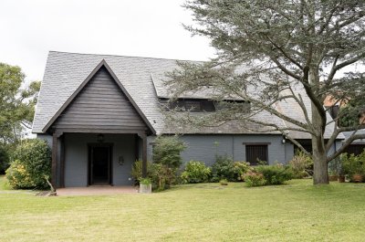 Venta de Casa, con 5 dormitorios + 2 en casa de servicio en Playa Mansa, a metros del mar