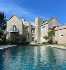Alquiler de verano, Casa de 6 dormitorios en Balneario Buenos Aires, con piscina