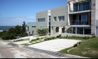 Casa en venta en La Posta del Cangrejo , a metros del mar.