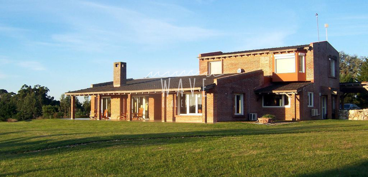 Chacra ID.1273 - La Barra, exclusiva chacra de 3 h y casa de 580 m2.  Zona Chacras del Este. Oportunidad.