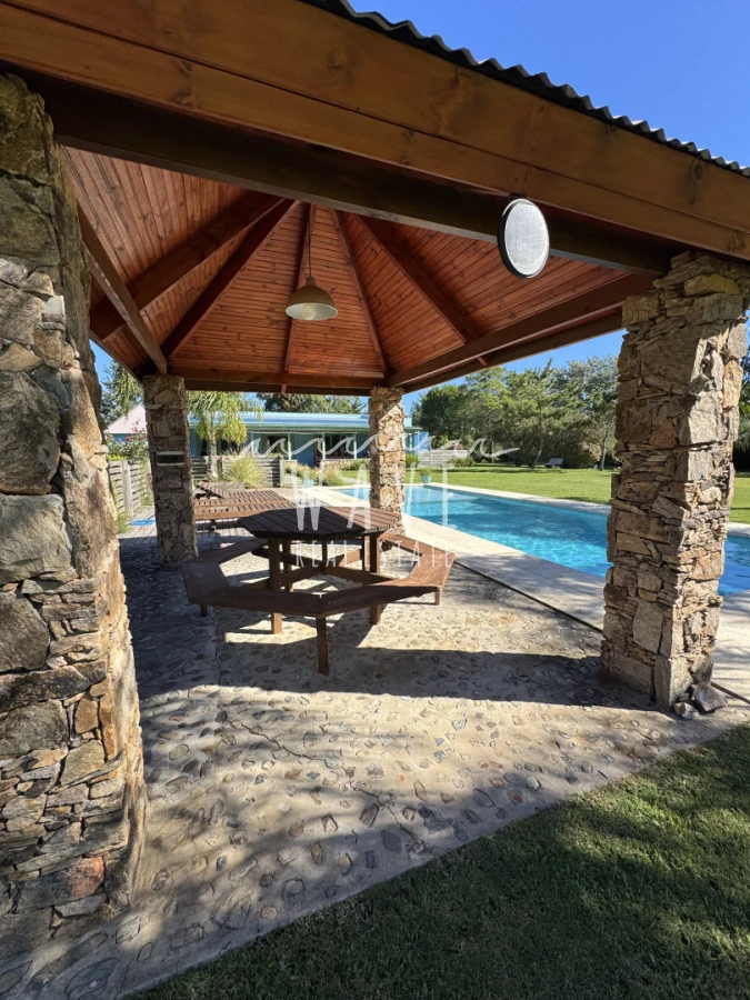 Chacra ID.5463 - Venta de chacra de 4 dormitorios en La Barra