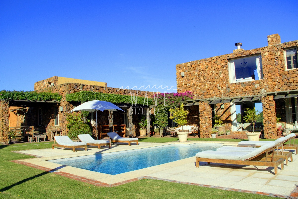 Chacra ID.761 - Venta Alquiler Chacra 10 Suites Manantiales 