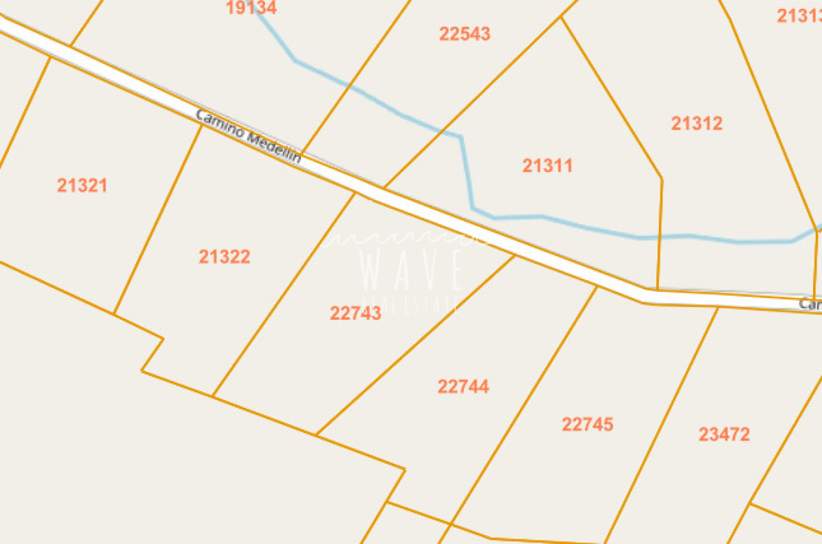 Chacra ID.5481 - Venta Chacra 5 has Camino Medellin tajamar y arboles nativos