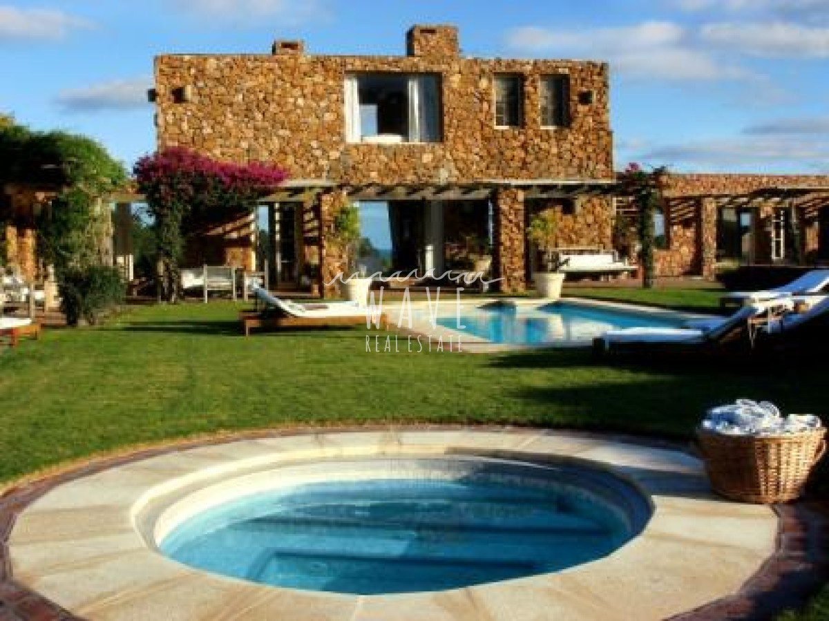 Chacra ID.761 - Venta Alquiler Chacra 10 Suites Manantiales 