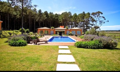 VENTA DE CHACRA *RECICLADA* 4 DORMITORIOS MUY CERCA DEL MAR Y PUNTA DEL ESTE