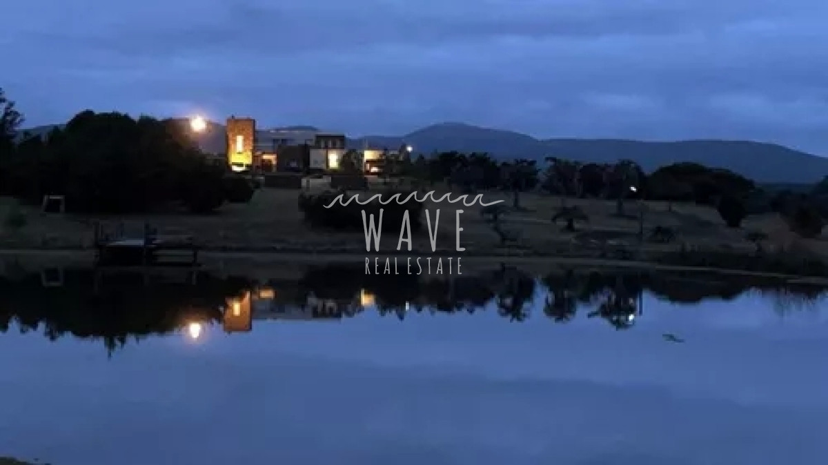 Campo Ref.1839 - Establecimiento de Lujo ubicado a 80 kms de Montevideo y 60 kms de Punta del Este