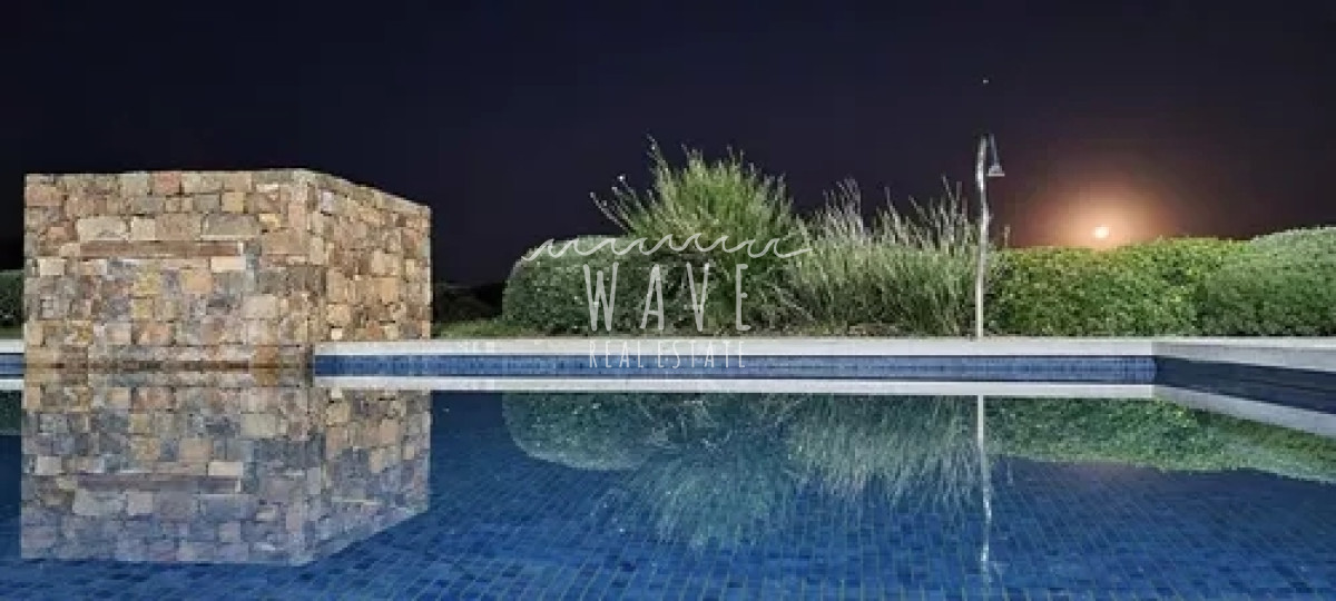 Campo Ref.1839 - Establecimiento de Lujo ubicado a 80 kms de Montevideo y 60 kms de Punta del Este