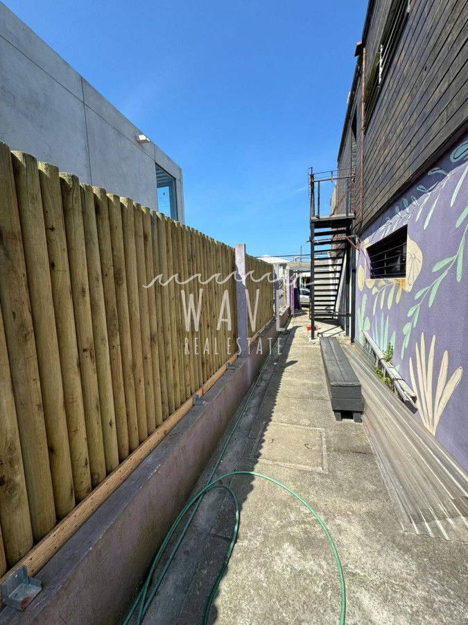 Local Comercial ID.5015 - Venta de local comercial en La Barra, Con apartamento en segundo piso