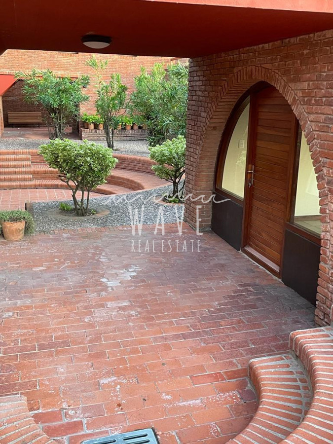 Local Comercial ID.6051 - Local en Manantiales 