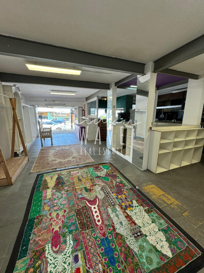 Local Comercial ID.5015 - Venta de local comercial en La Barra, Con apartamento en segundo piso