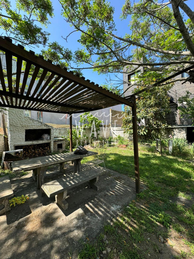 Local Comercial ID.5015 - Venta de local comercial en La Barra, Con apartamento en segundo piso