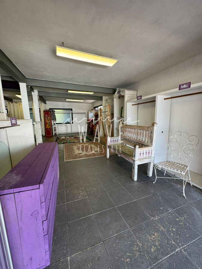 Local Comercial ID.5015 - Venta de local comercial en La Barra, Con apartamento en segundo piso