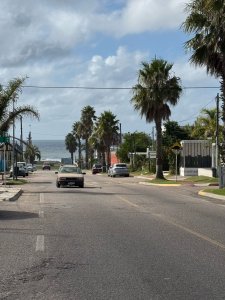 Alquiler de Local a estrenar en Manantiales, con 70 M2, frente a Ruta 10