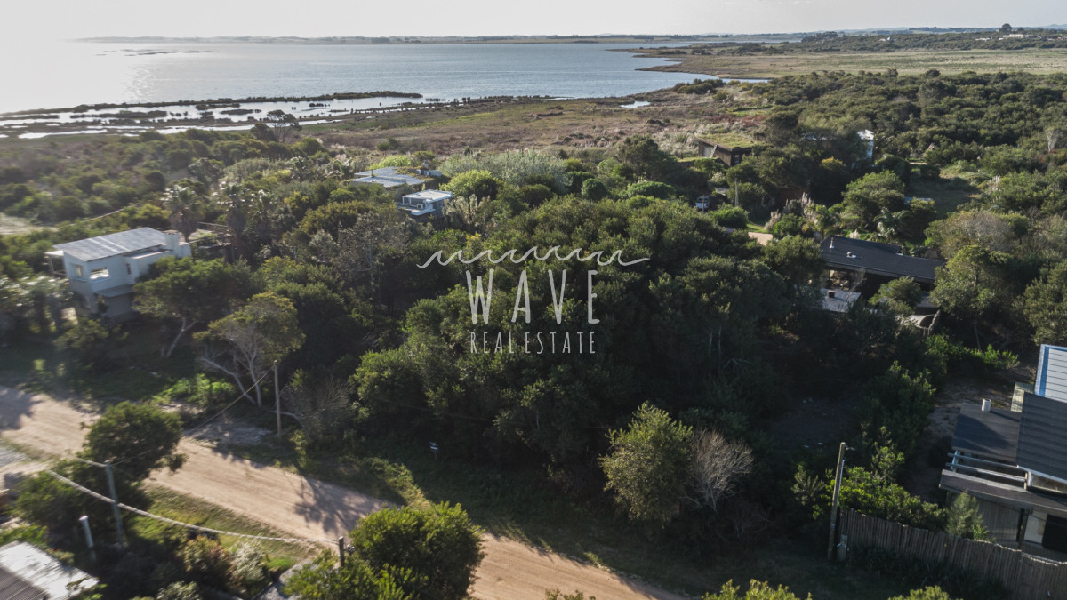 Terreno ID.5397 - Venta Lote La Juanita Vista Parcial laguna y mar 