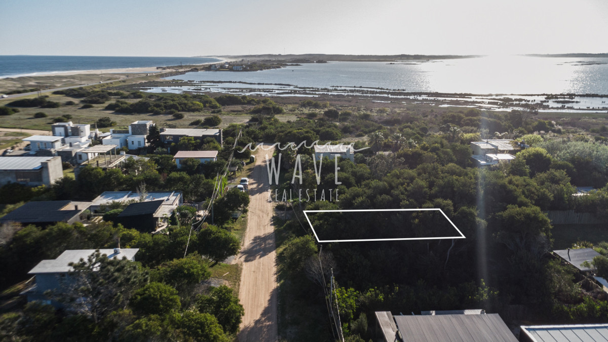 Terreno ID.5397 - Venta Lote La Juanita Vista Parcial laguna y mar 