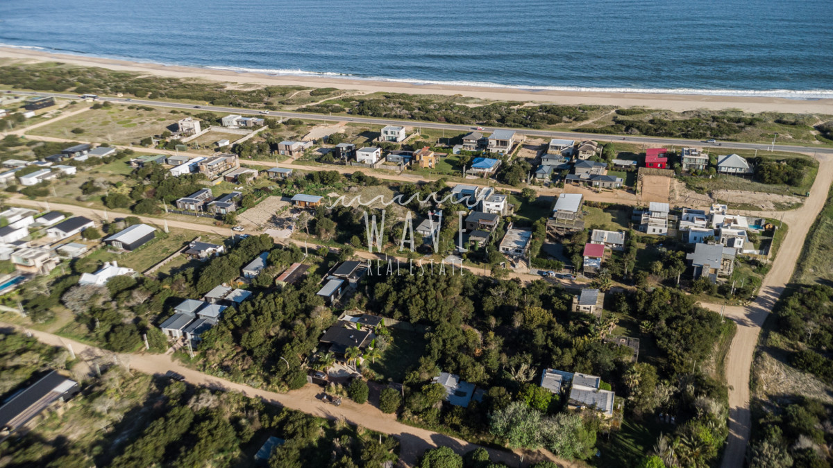 Terreno ID.5397 - Venta Lote La Juanita Vista Parcial laguna y mar 