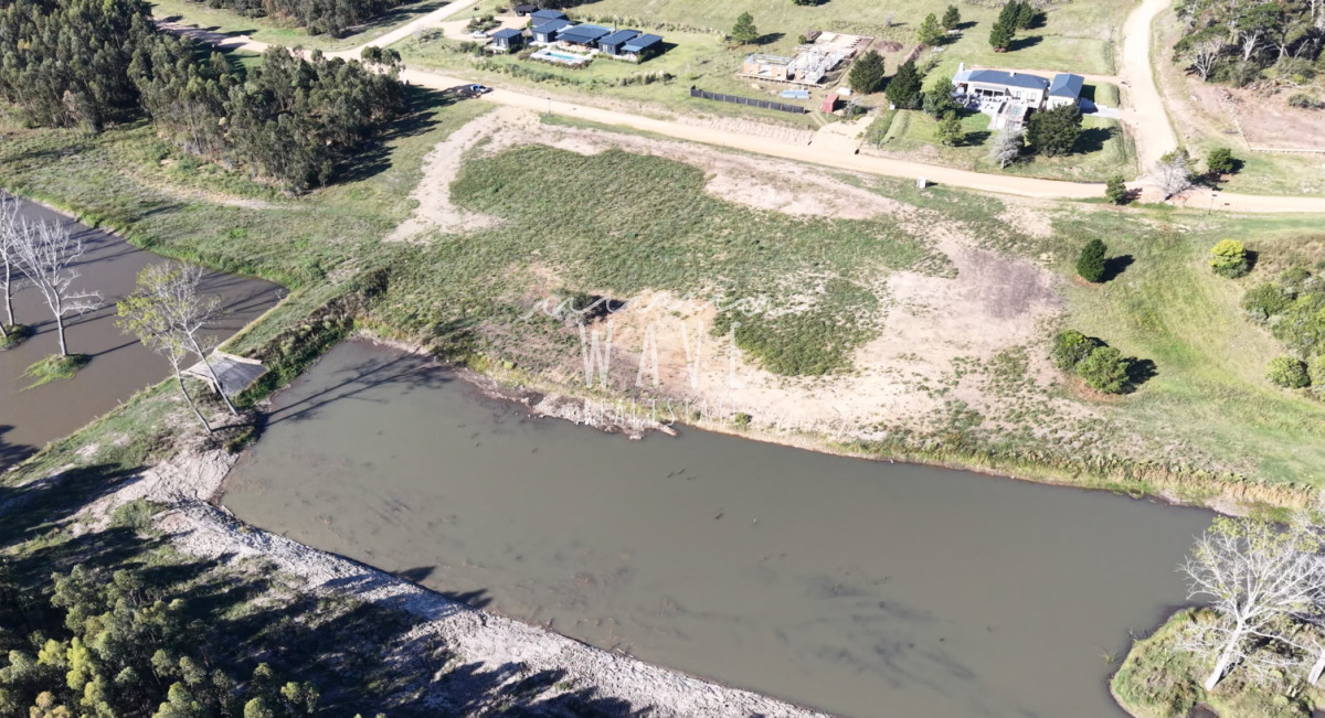 Terreno ID.5471 - Venta Lote Puerto Quetzal con costa de arroyo 