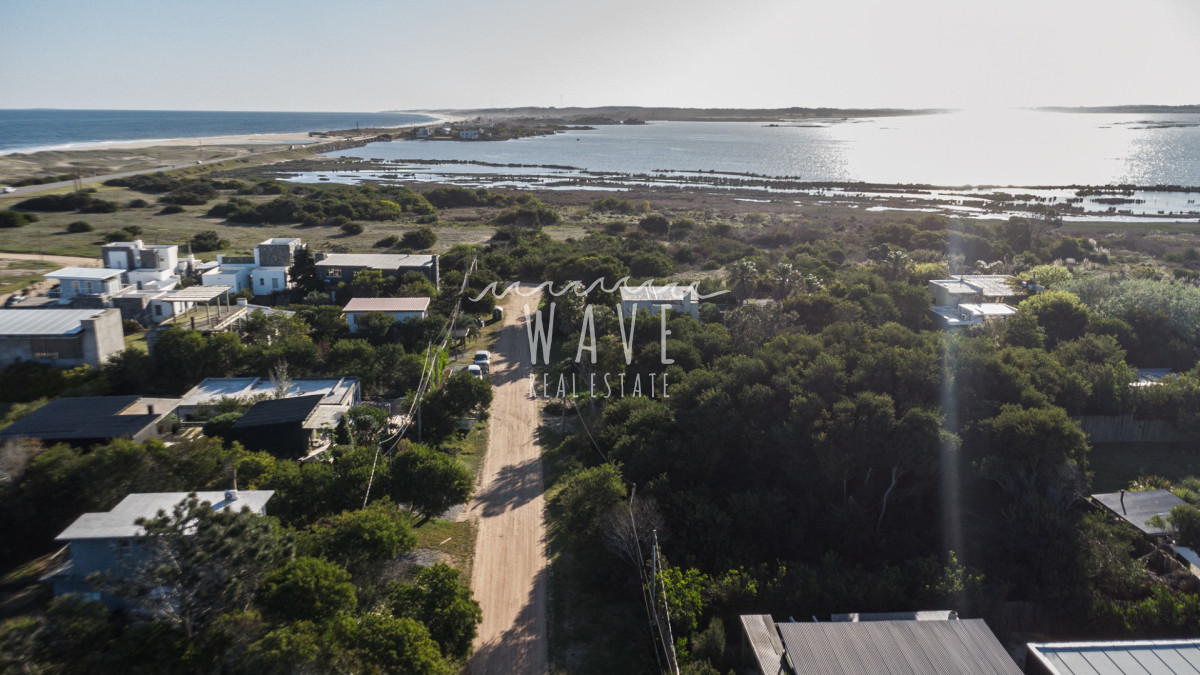 Terreno ID.5397 - Venta Lote La Juanita Vista Parcial laguna y mar 