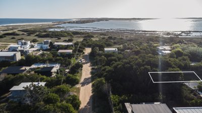 Venta Lote 450m² La Juanita-Jose Ignacio parquizado