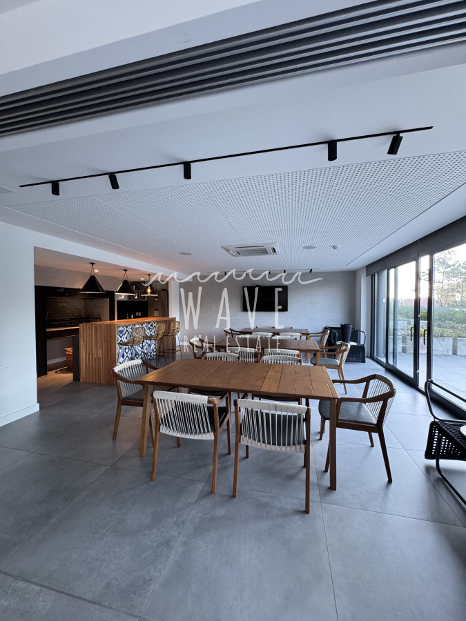 Apartamento ID.4974 - Venta Departamento Mansa, 3 dormitorios, Punta del Este 