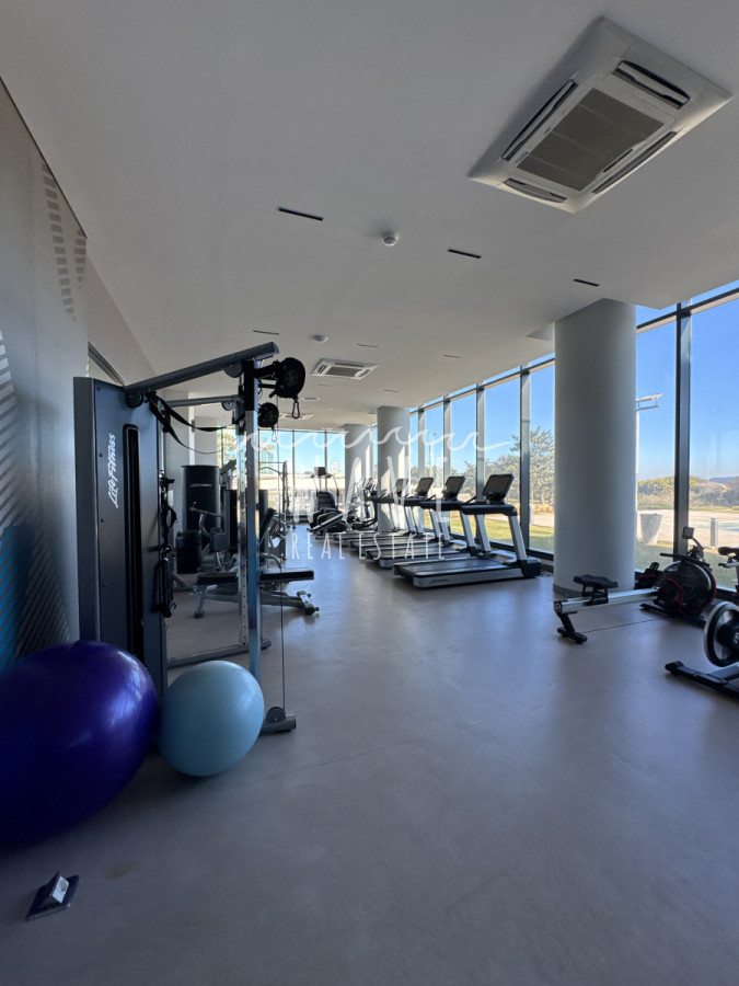 Apartamento ID.4974 - Venta Departamento Mansa, 3 dormitorios, Punta del Este 