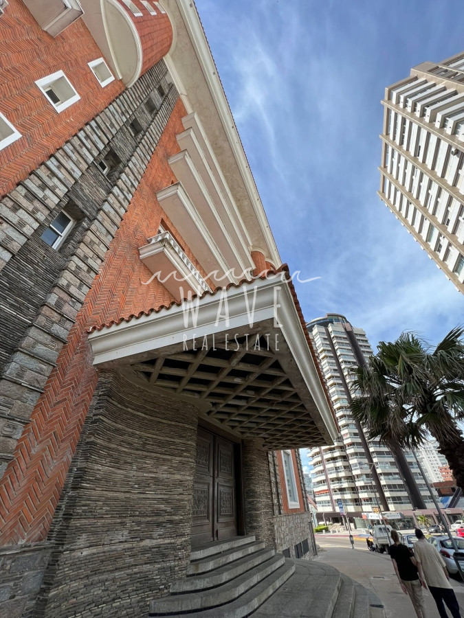 Apartamento ID.3965 - Venta de apartamento en Península, edificio emblemático, 3 dormitorios, reciclado.