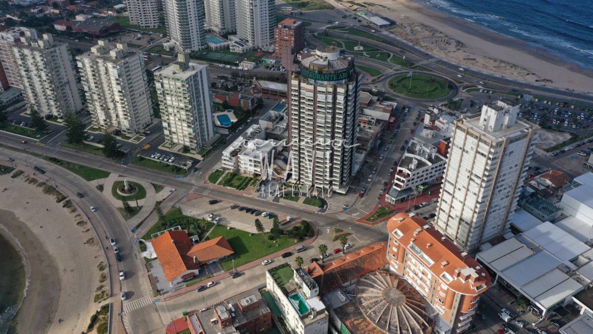 Apartamento ID.3965 - Venta de apartamento en Península, edificio emblemático, 3 dormitorios, reciclado.