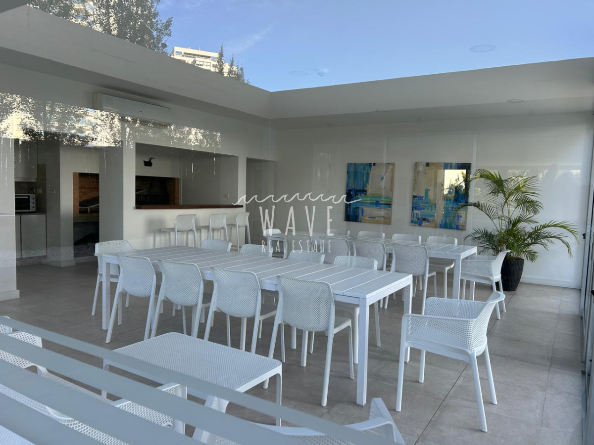 Apartamento ID.5115 - Alquiler de verano, Apartamento de 2 dormitorios y medio en Playa Mansa, Punta del Este