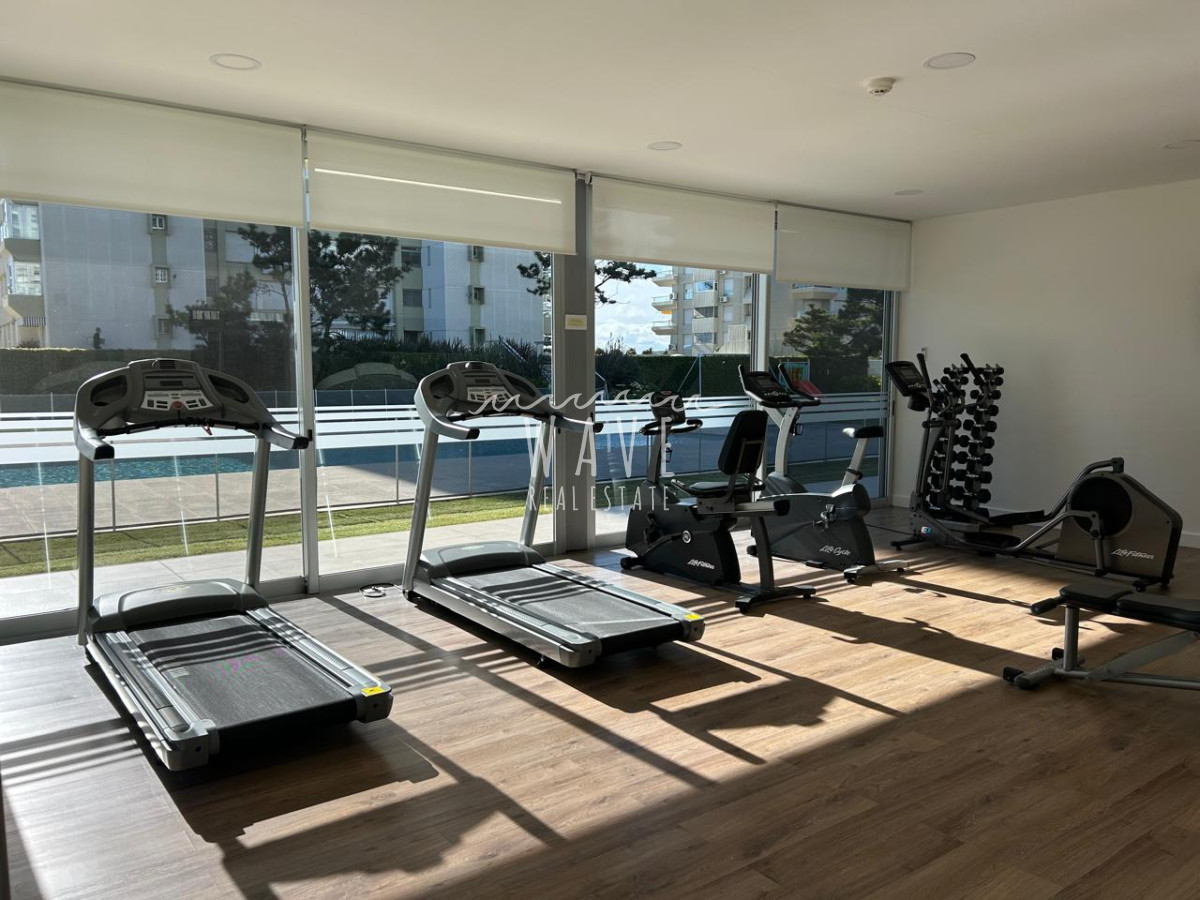 Apartamento ID.5115 - Alquiler de verano, Apartamento de 2 dormitorios y medio en Playa Mansa, Punta del Este