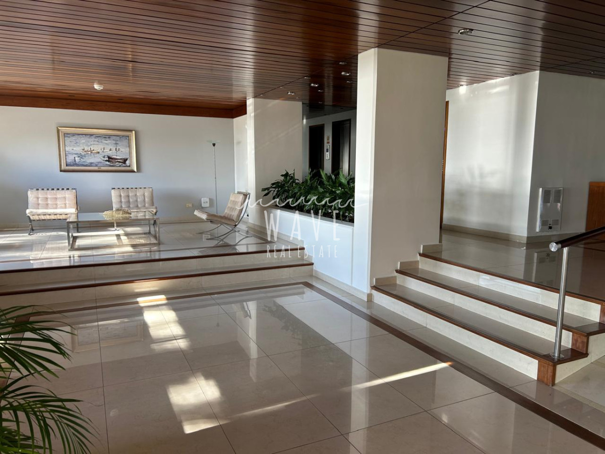 Apartamento ID.5115 - Alquiler de verano, Apartamento de 2 dormitorios y medio en Playa Mansa, Punta del Este