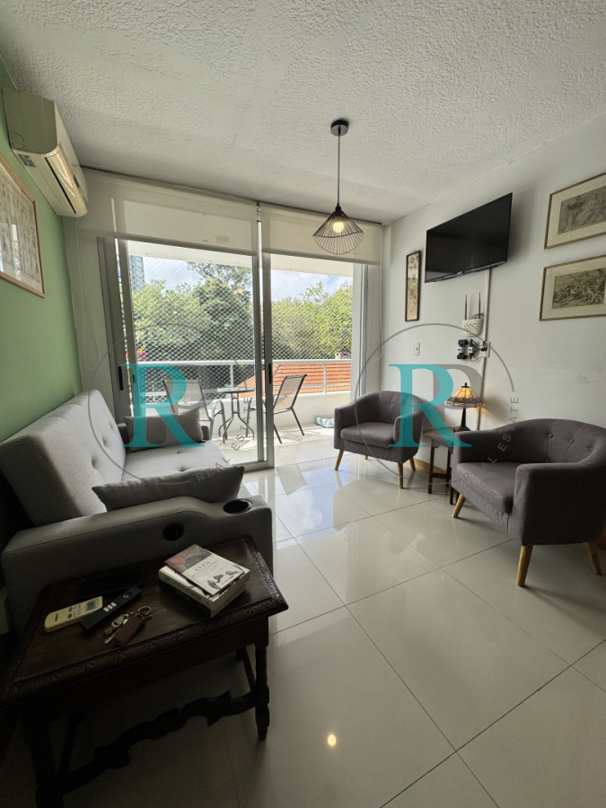 Apartamento ID.2684 - A pasos del mar en Playa Mansa - 1 dormitorio con parrillero