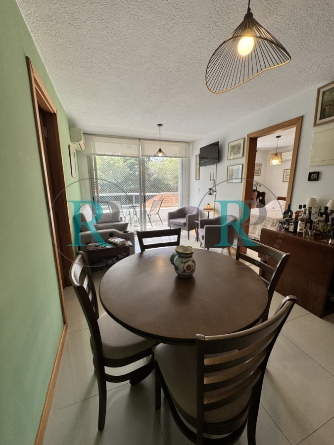 Apartamento ID.2684 - A pasos del mar en Playa Mansa - 1 dormitorio con parrillero